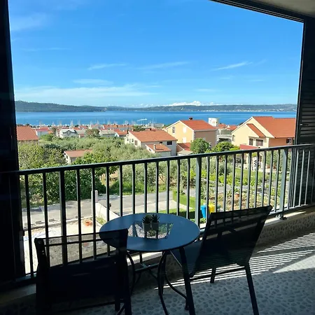 Noero - With Seaview Apartment