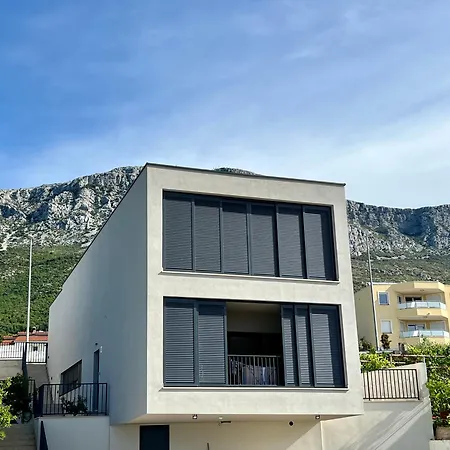 Noero - With Seaview Apartment Kastela