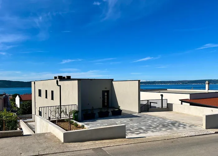 Noero - With Seaview