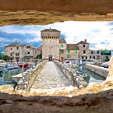 Noero - With Seaview